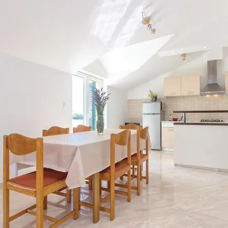 Holiday home Amazing In Miljevci With Kitchen