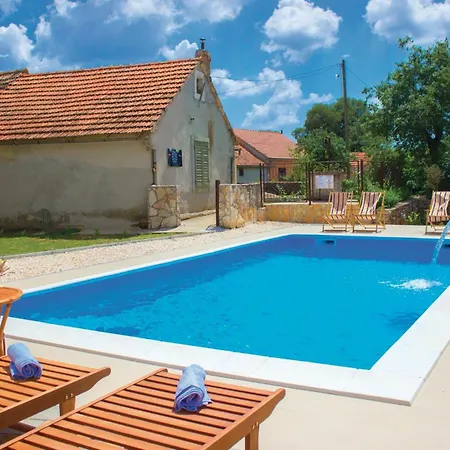 Holiday home Amazing In Miljevci With Kitchen *