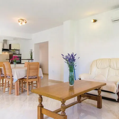 Amazing In Miljevci With Kitchen *