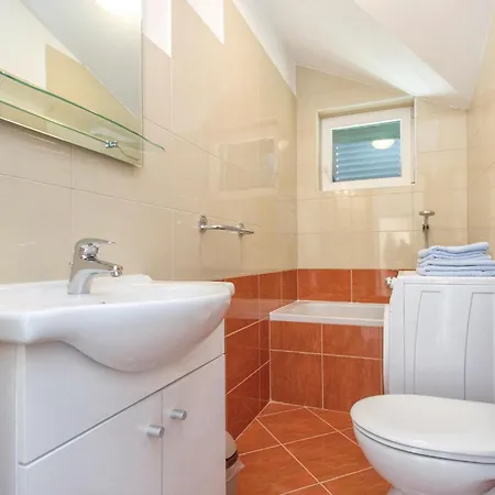 Four-bedroom In Miljevci Ferienhaus Bristane