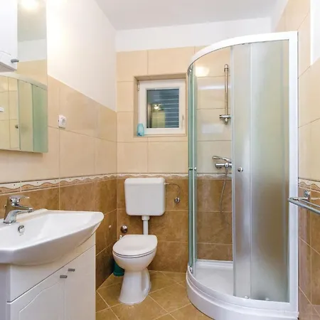 Four-bedroom In Miljevci Ferienhaus Bristane