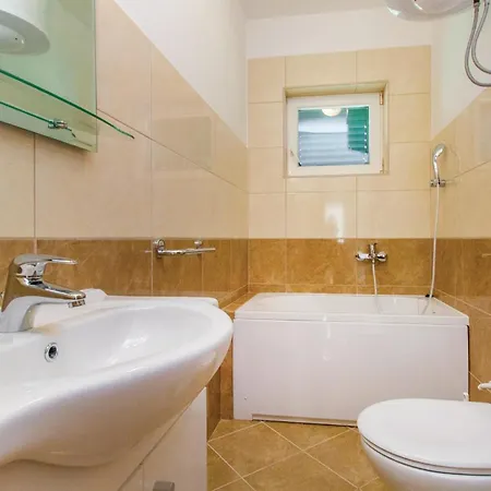 Four-bedroom In Miljevci