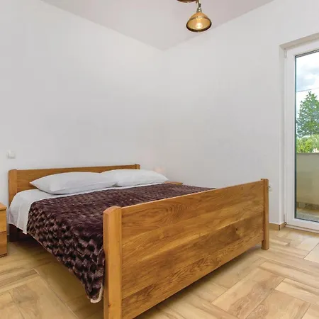 Four-bedroom In Miljevci