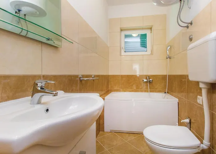 Four-bedroom In Miljevci