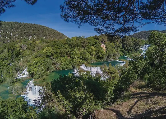 Four-bedroom In Miljevci Holiday home *